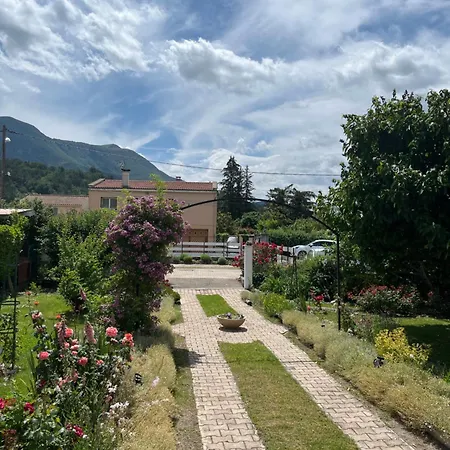 Villa Super Maison 5 Pièces Avec Jardin *