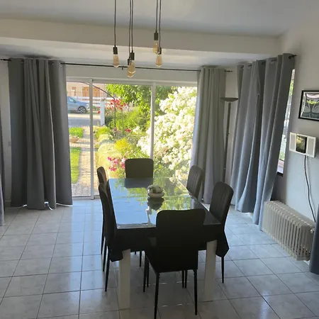 Villa Super Maison 5 Pieces Avec Jardin *