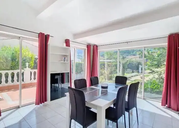 Super Maison 5 Pieces Avec Jardin Динь-ле-Бен