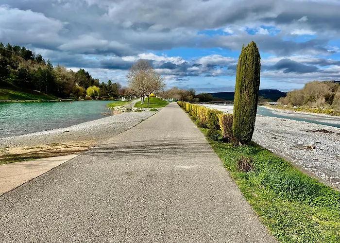 Super Maison 5 Pieces Avec Jardin Динь-ле-Бен