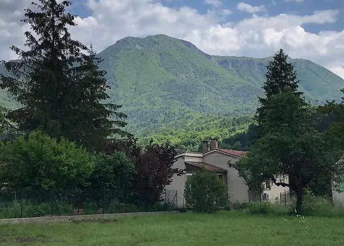 Super Maison 5 Pieces Avec Jardin * Динь-ле-Бен